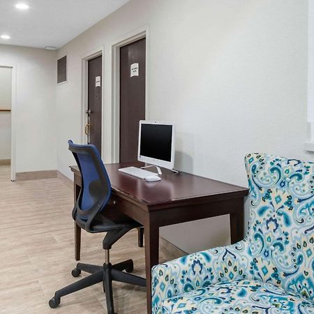 Quality Inn Coraopolis Exterior photo