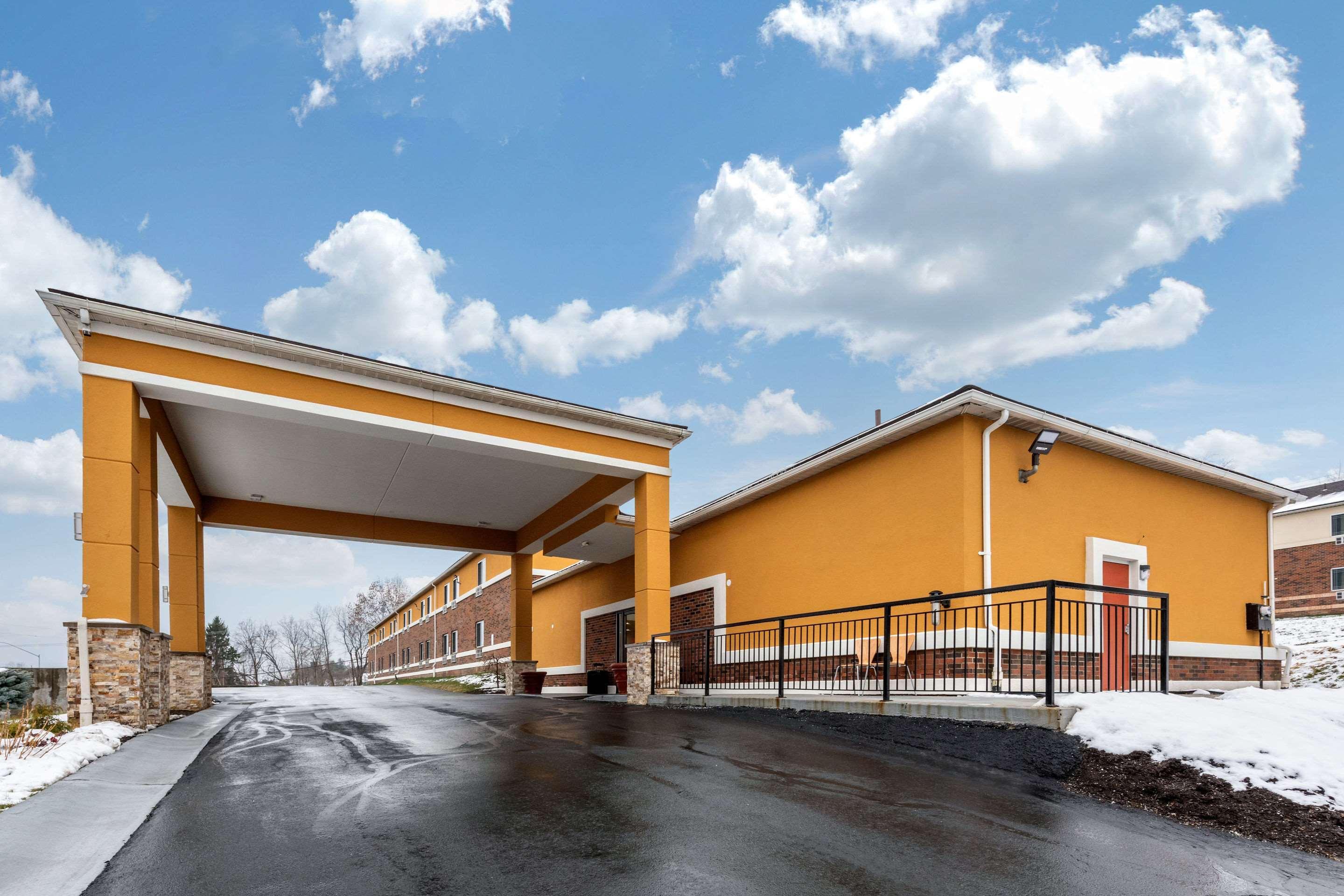 Quality Inn Coraopolis Exterior photo